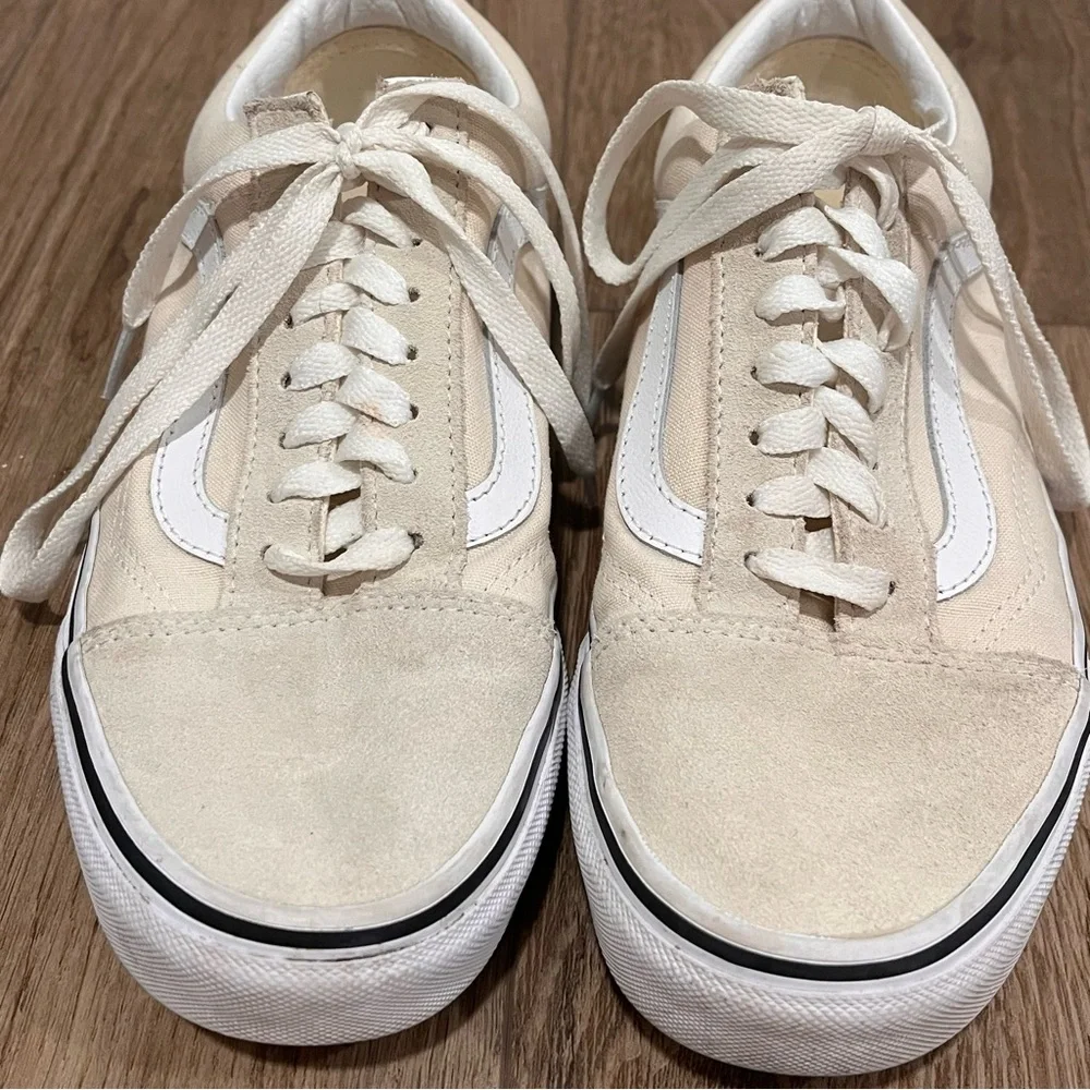 Vans Creme Suede Old Skool Sneakers